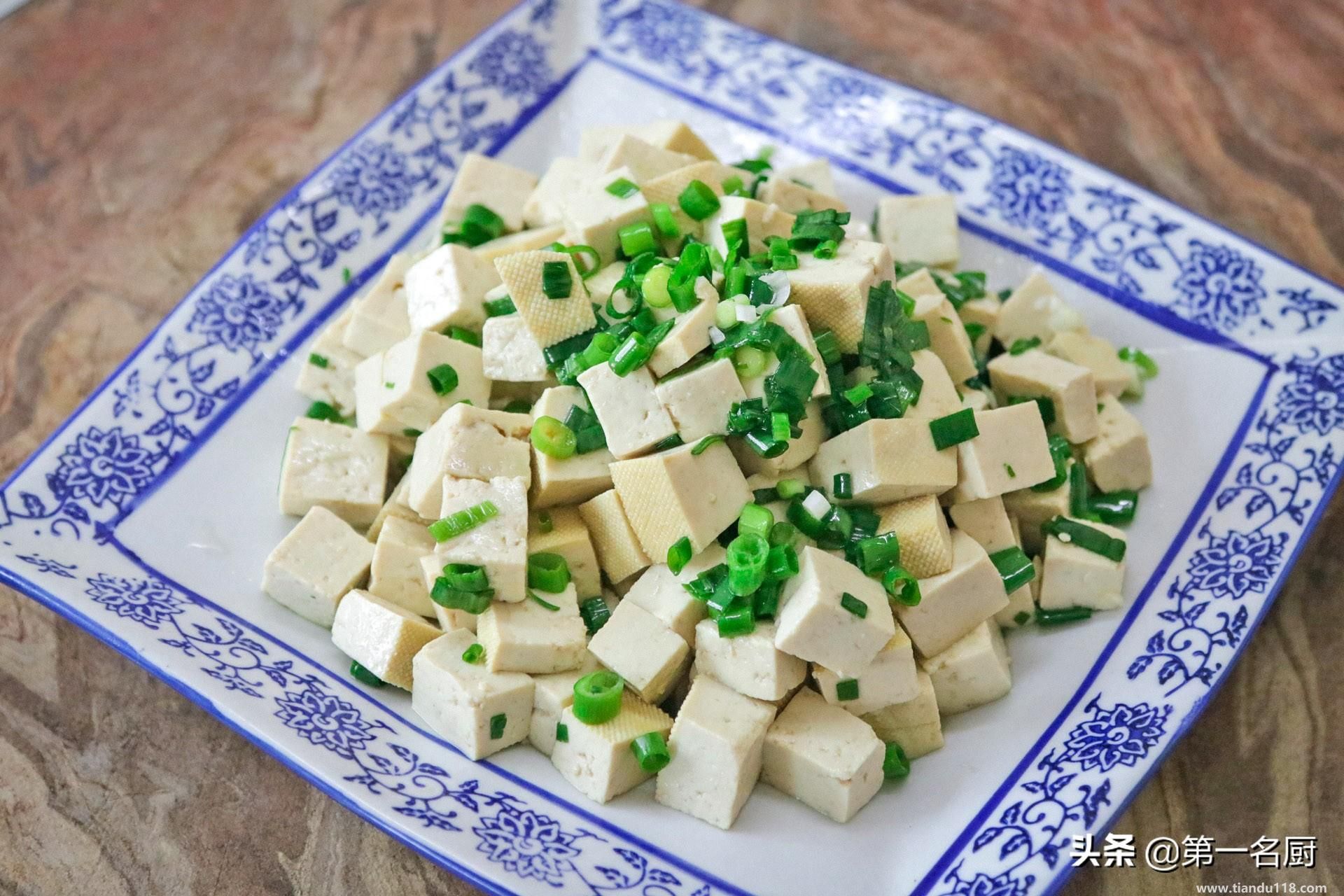 小蔥拌豆腐的做法（小蔥拌豆腐怎么做）(圖1)