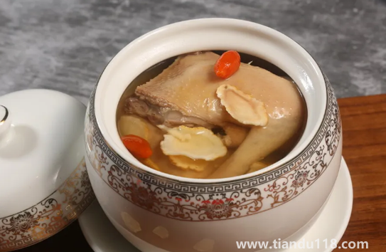 鴿子怎么燉湯好喝又營(yíng)養(yǎng)1